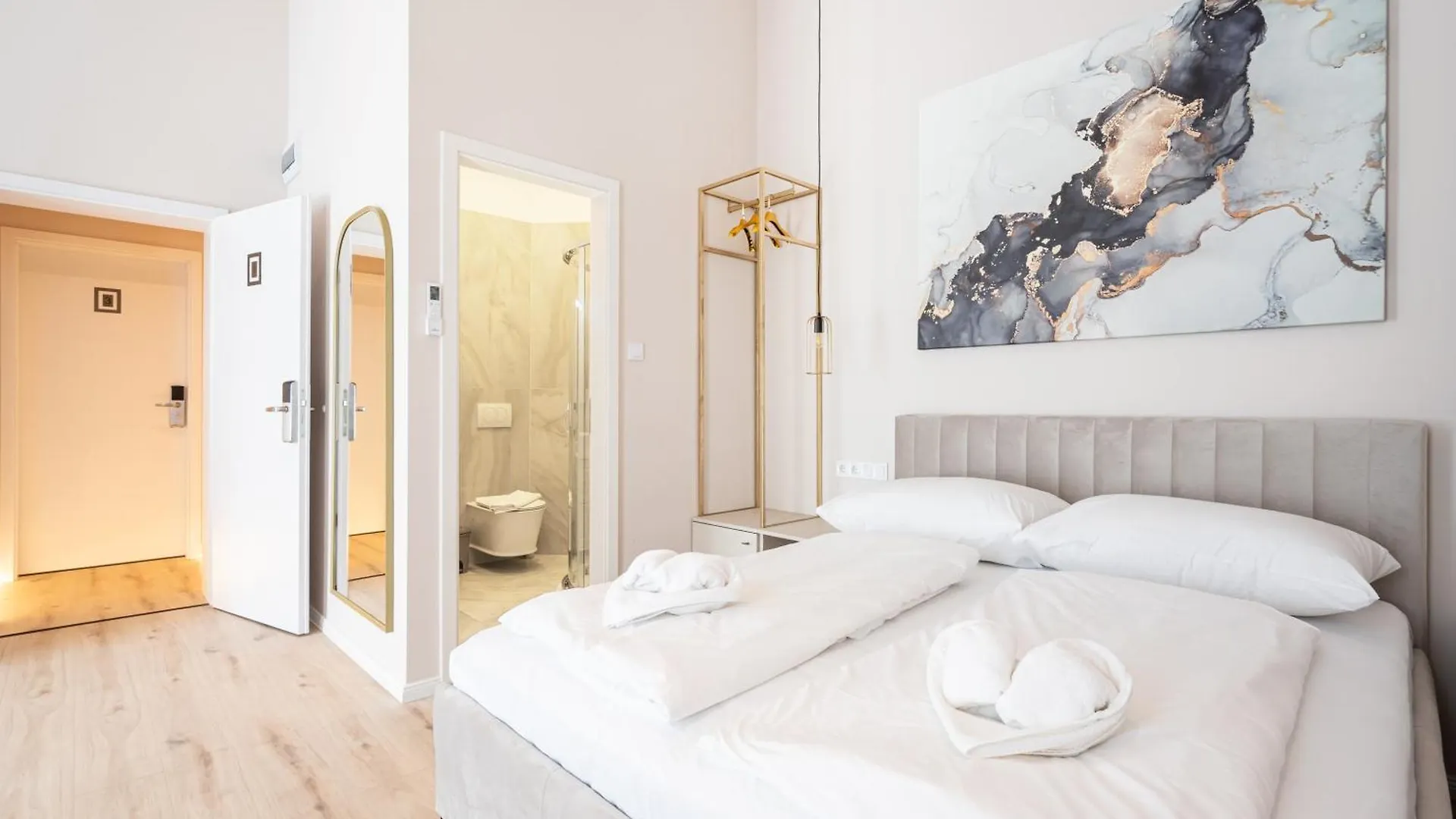 W30 - Wesselenyi Charming Apartment - Best Location By Bqa Budapest Hungary