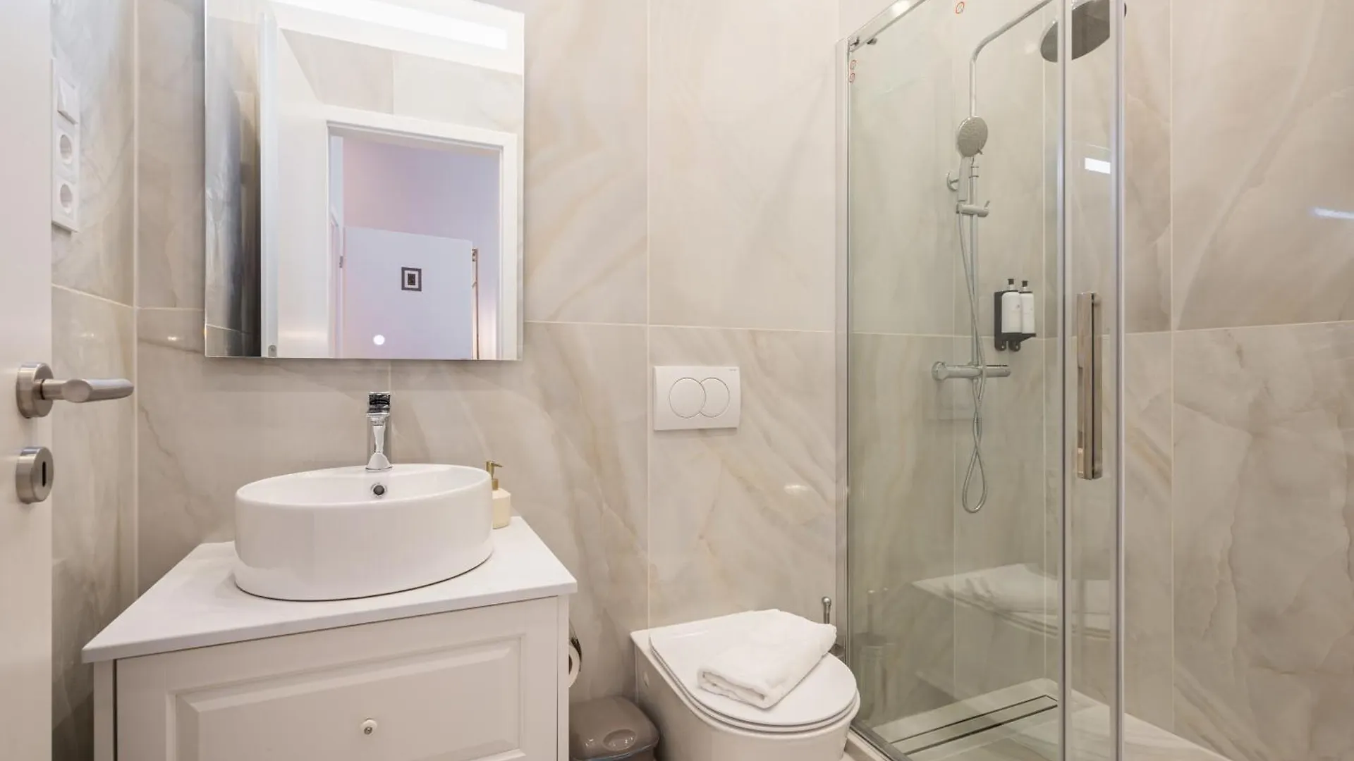 W30 - Wesselenyi Charming Apartment - Best Location By Bqa Budapest